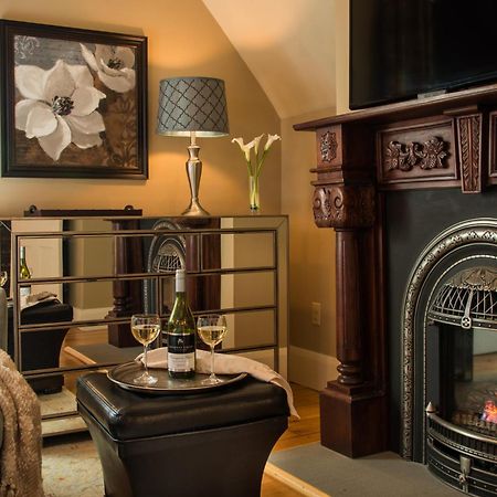 Gothic Eves Inn And Spa Bed And Breakfast Trumansburg Exterior foto