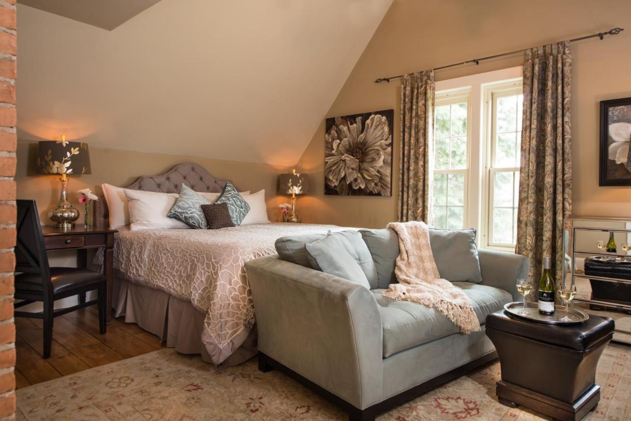 Gothic Eves Inn And Spa Bed And Breakfast Trumansburg Exterior foto
